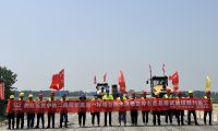 中铁二局阳新高速豫鲁省界至宁陵段项目路面水稳底基层试验段顺利施工