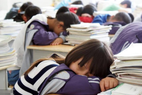 让学生睡好一点，东宝床垫助力优质午休