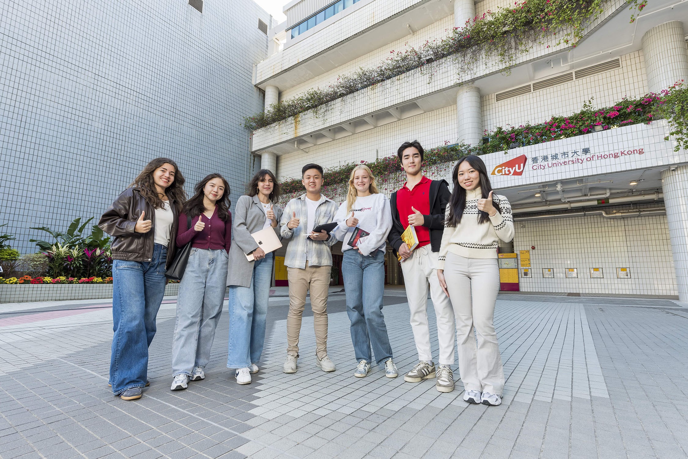 港城大MBA毕业生就业成果荣膺亚洲第一！精准助力学生应对就业市场挑战